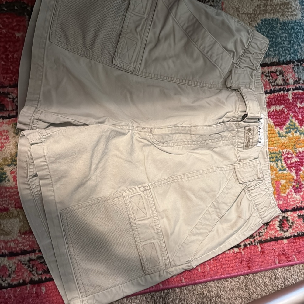 Columbia Men's Tan Cargo Shorts